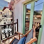 Atelies View House
